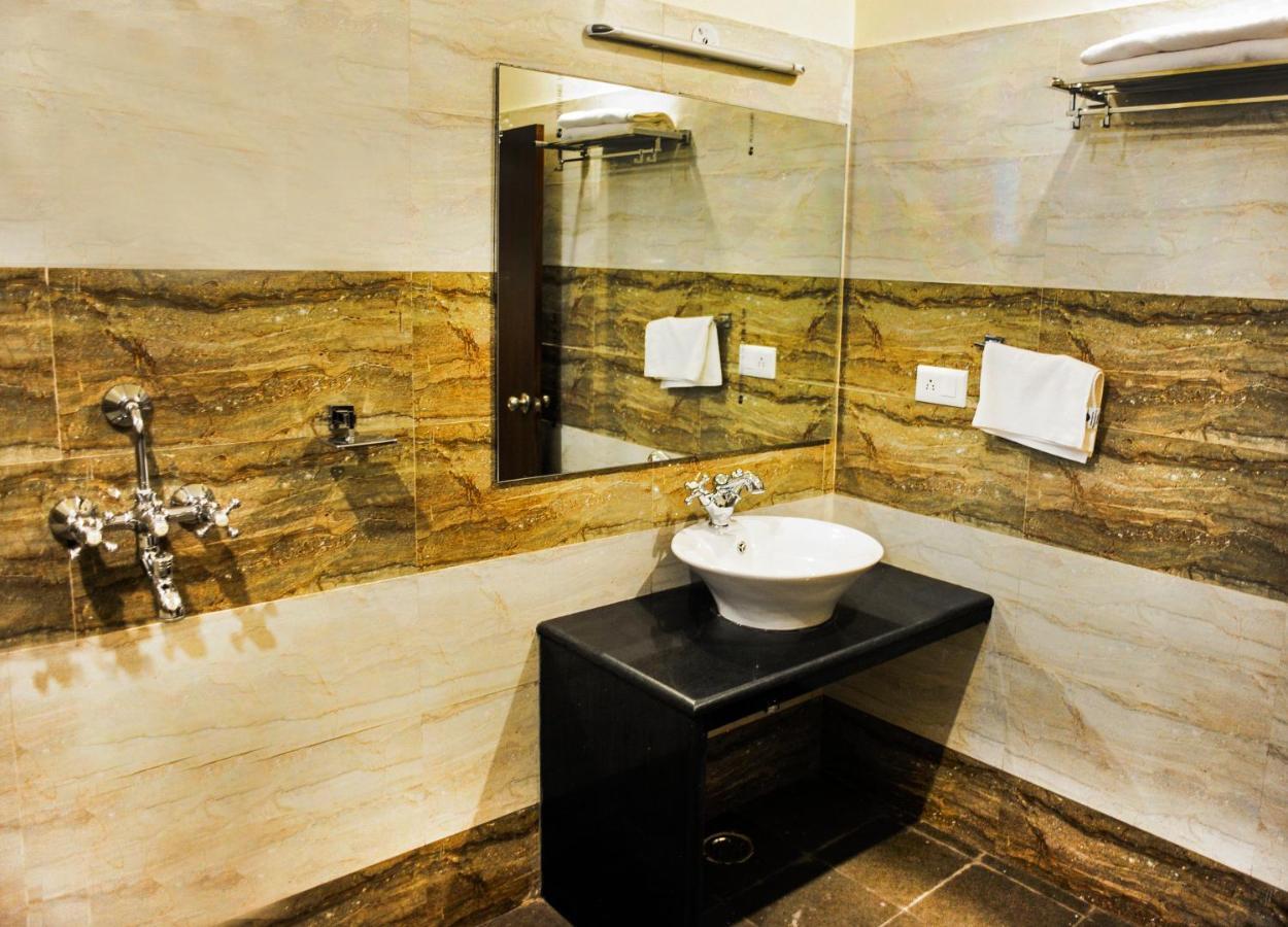 Raj Regency Hotel Jaipur Ngoại thất bức ảnh