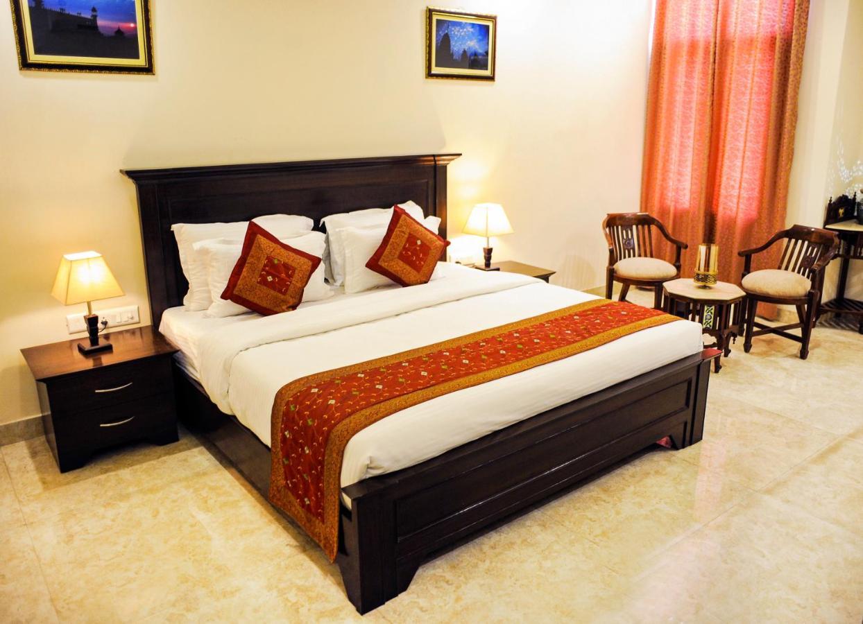 Raj Regency Hotel Jaipur Ngoại thất bức ảnh