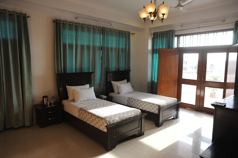 Raj Regency Hotel Jaipur Ngoại thất bức ảnh