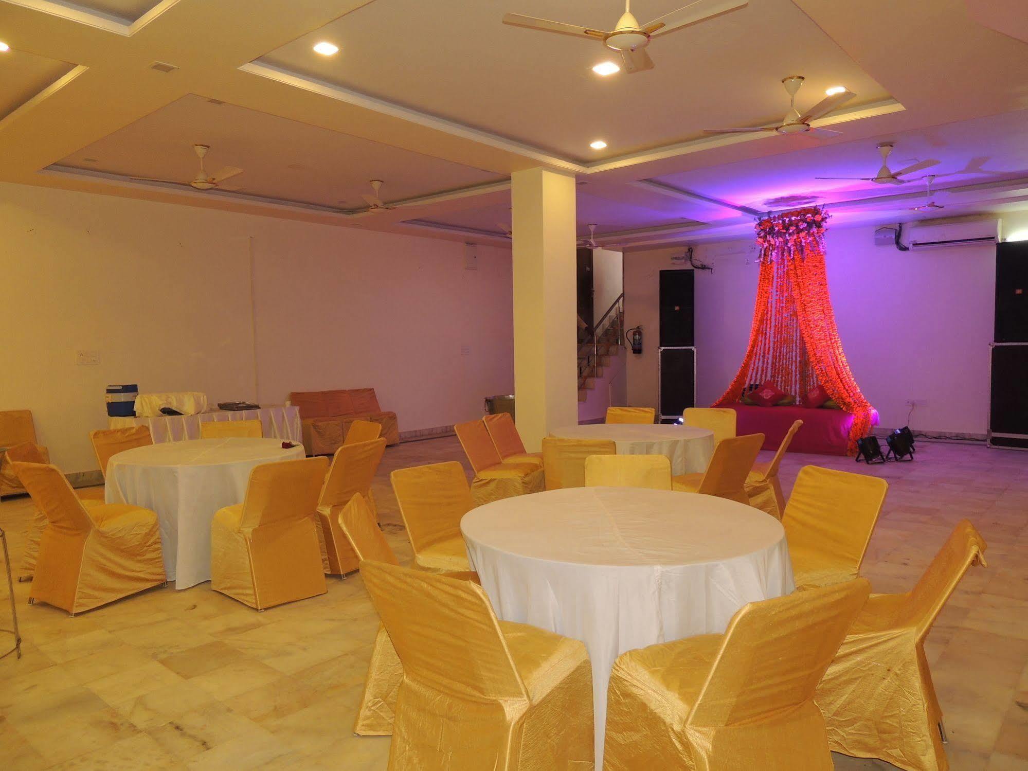 Raj Regency Hotel Jaipur Ngoại thất bức ảnh