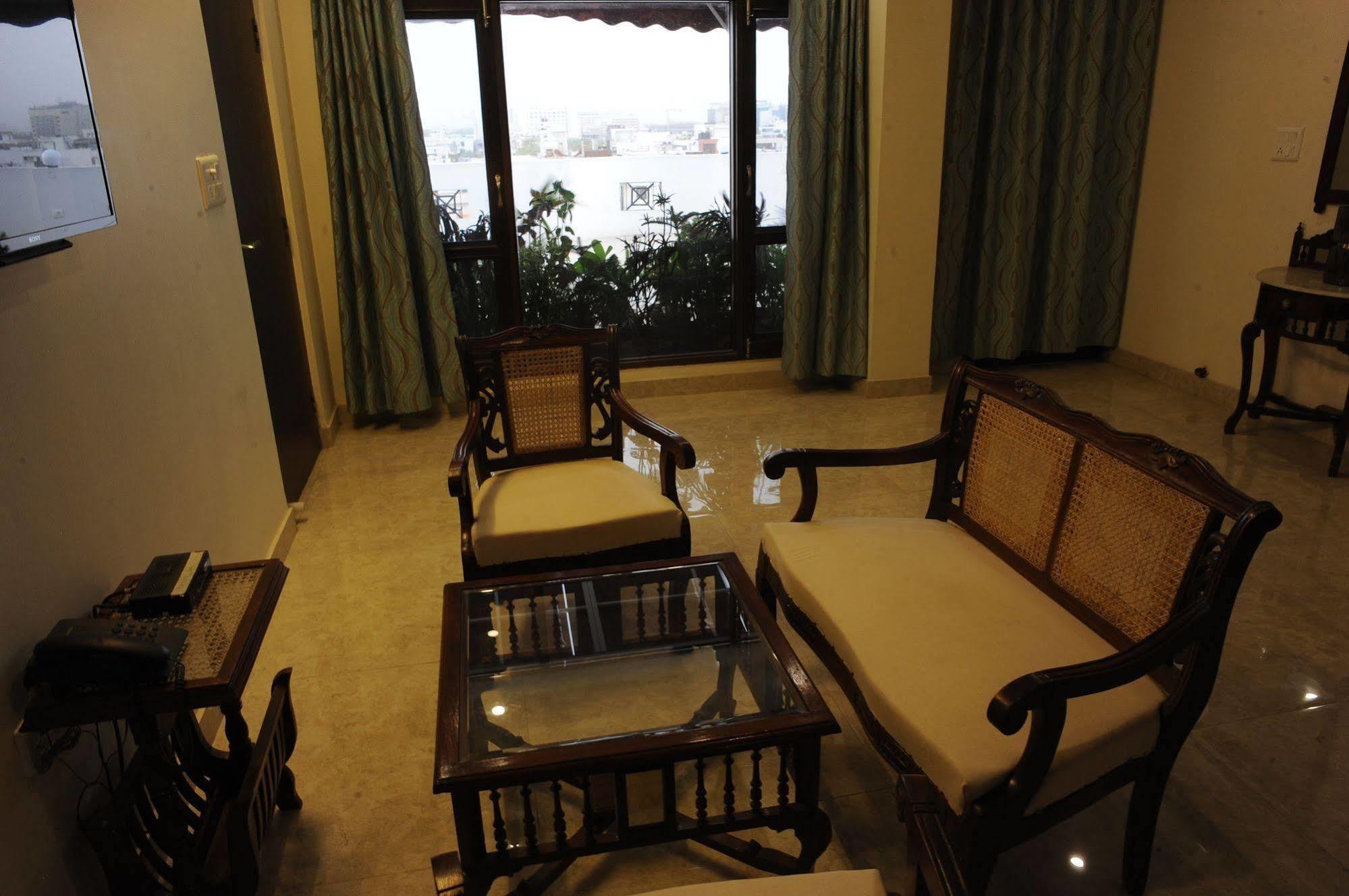 Raj Regency Hotel Jaipur Ngoại thất bức ảnh