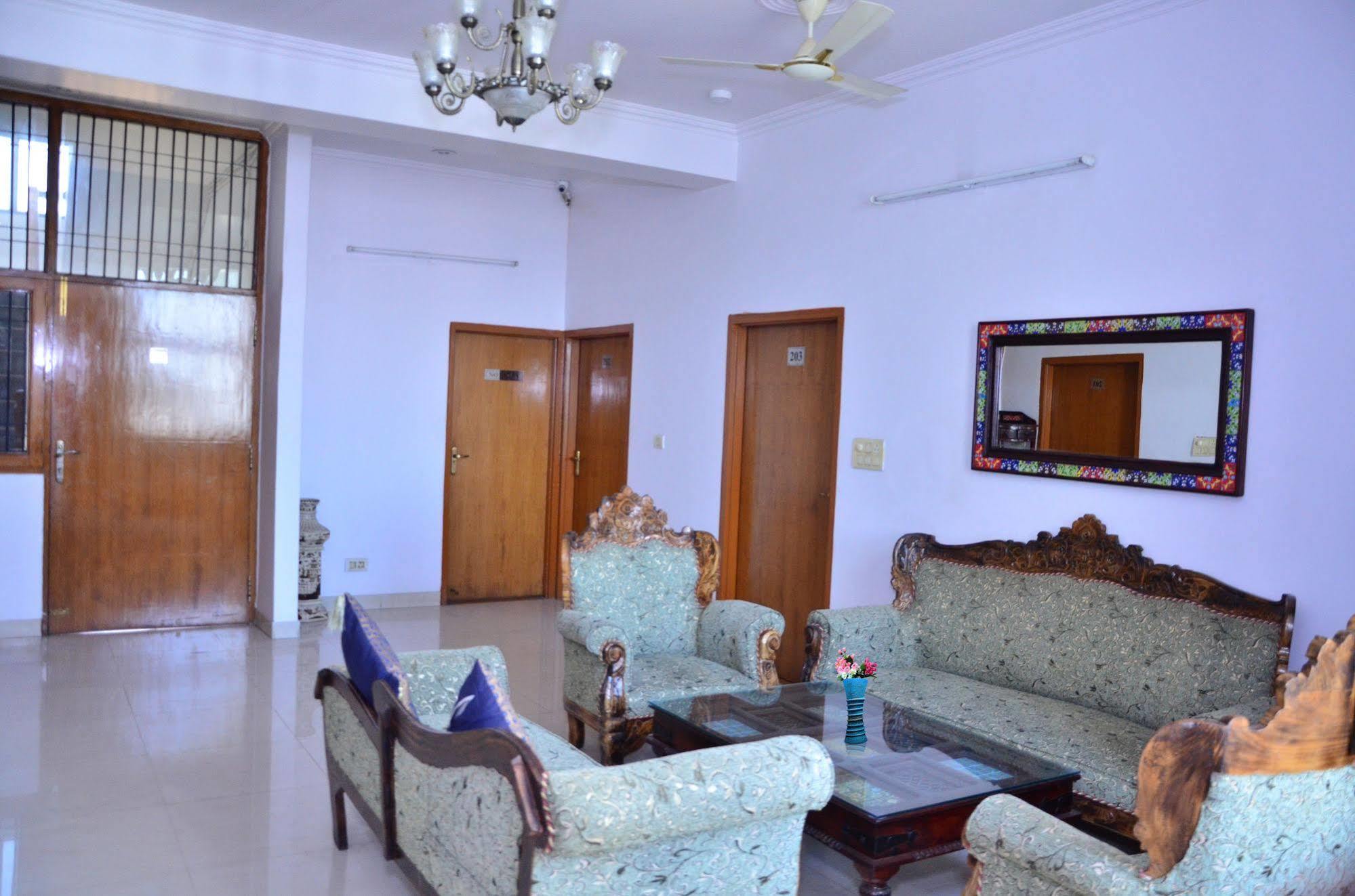 Raj Regency Hotel Jaipur Ngoại thất bức ảnh
