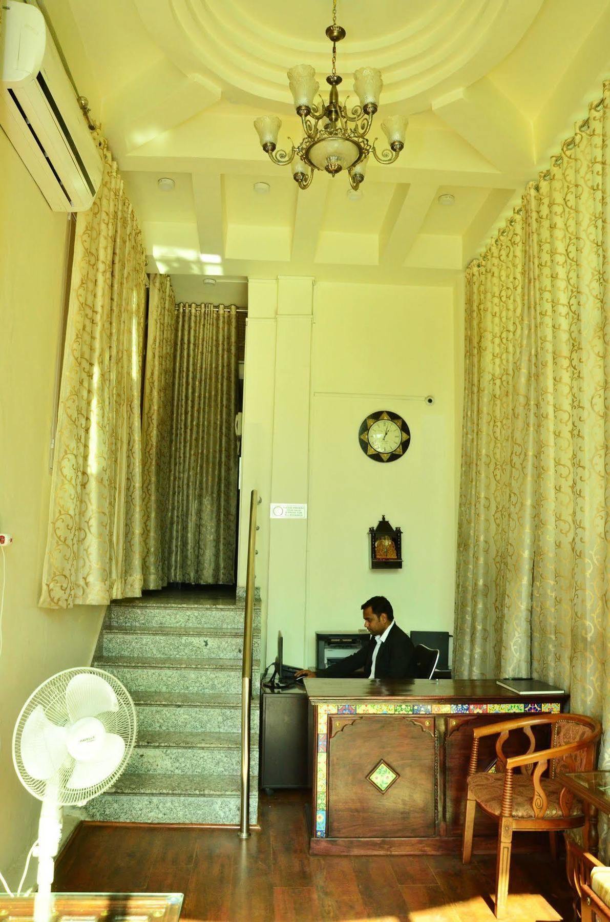 Raj Regency Hotel Jaipur Ngoại thất bức ảnh